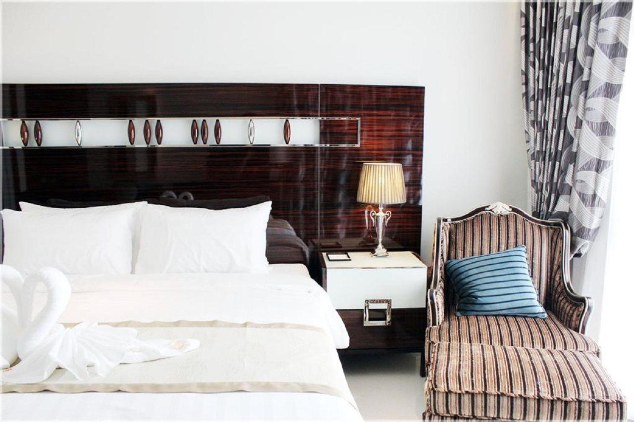 Lk Royal Wing Hotell Pattaya Exteriör bild
