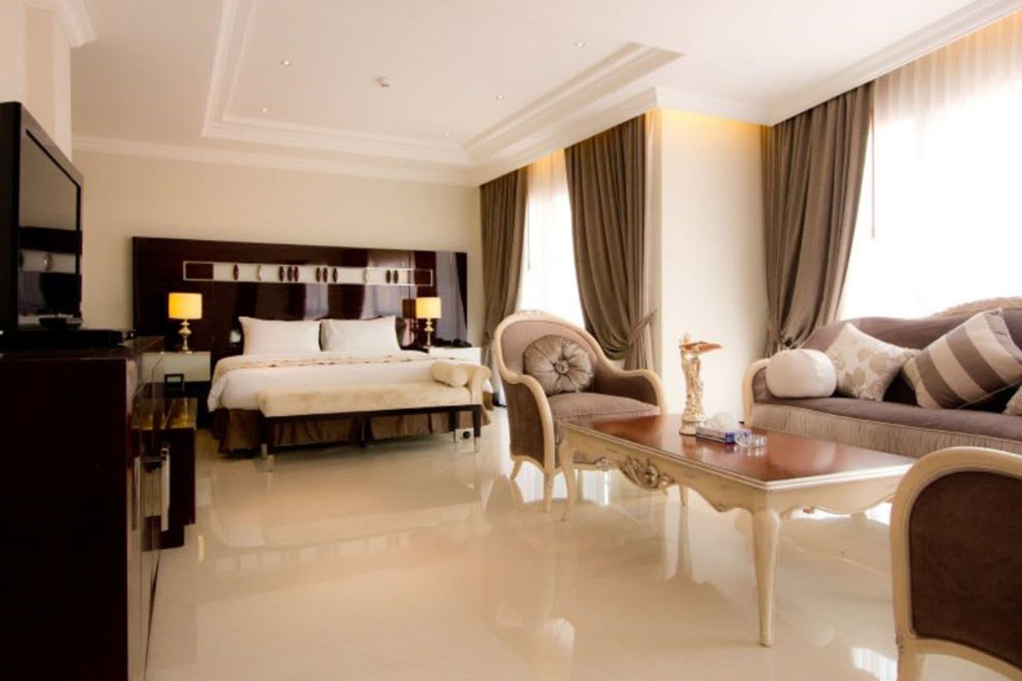 Lk Royal Wing Hotell Pattaya Exteriör bild