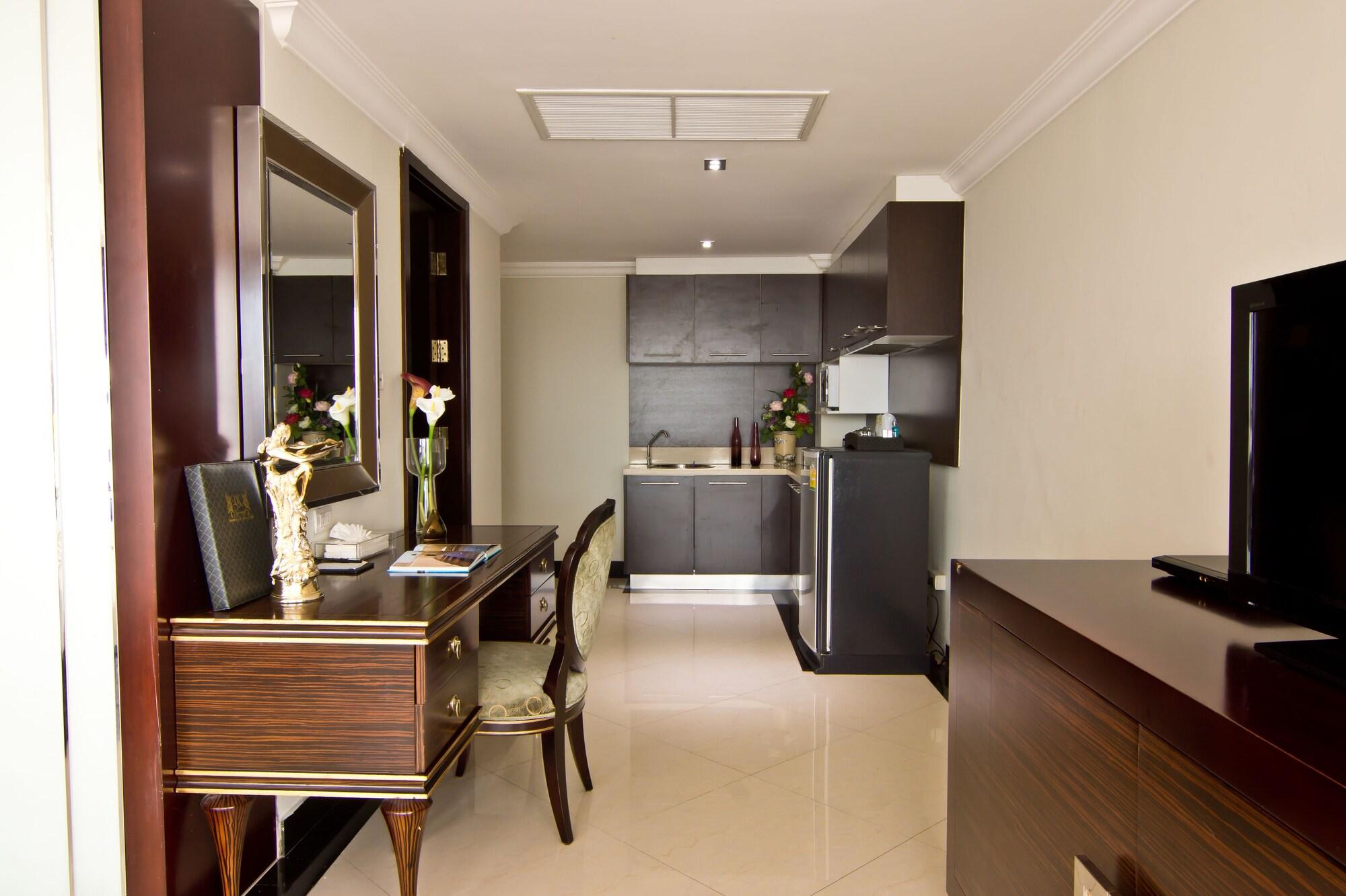 Lk Royal Wing Hotell Pattaya Exteriör bild