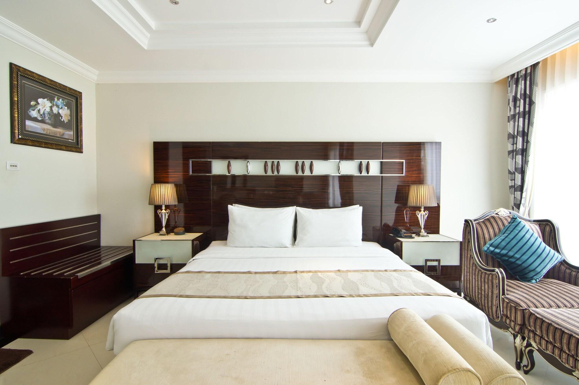 Lk Royal Wing Hotell Pattaya Exteriör bild