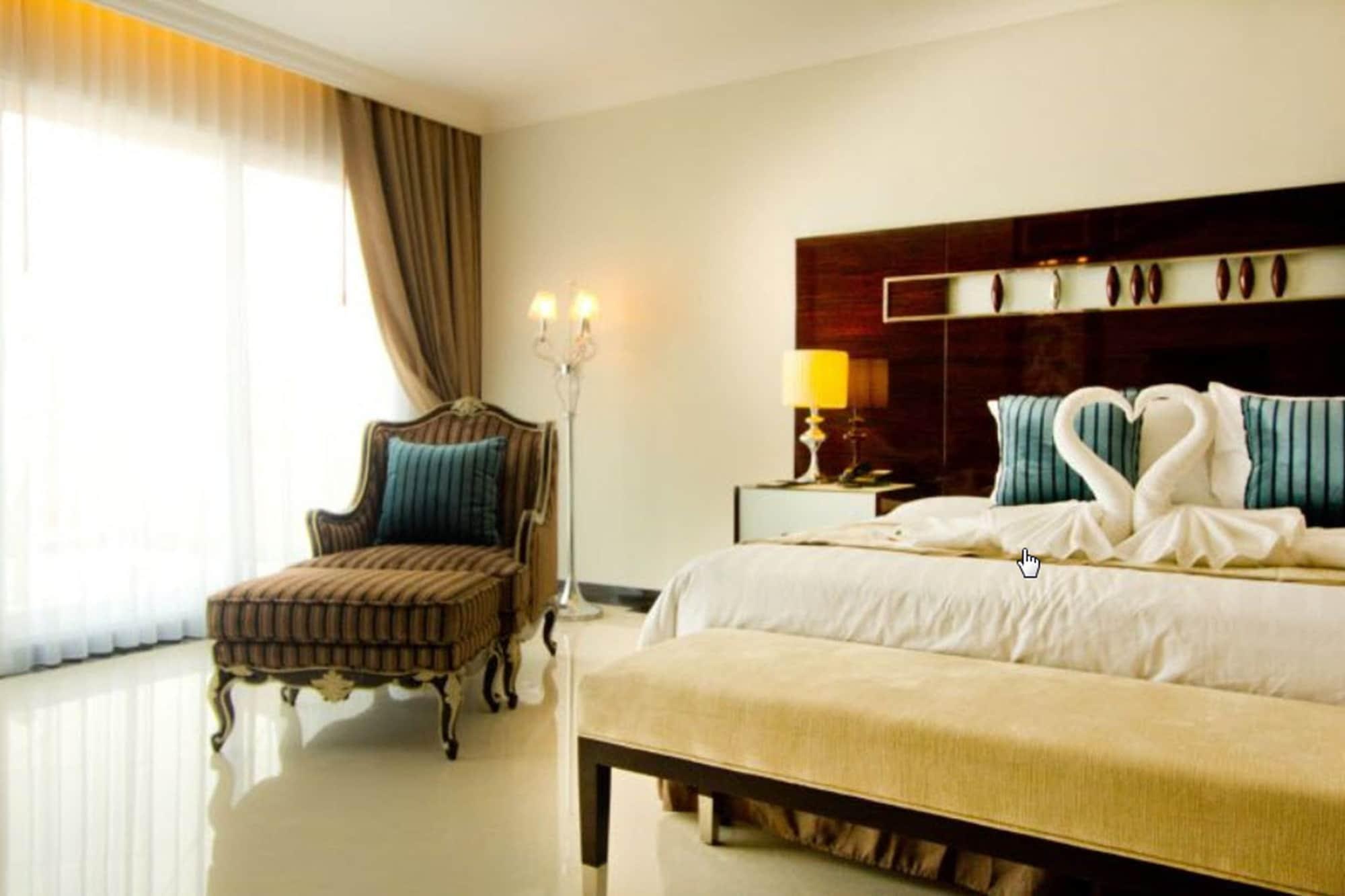 Lk Royal Wing Hotell Pattaya Exteriör bild