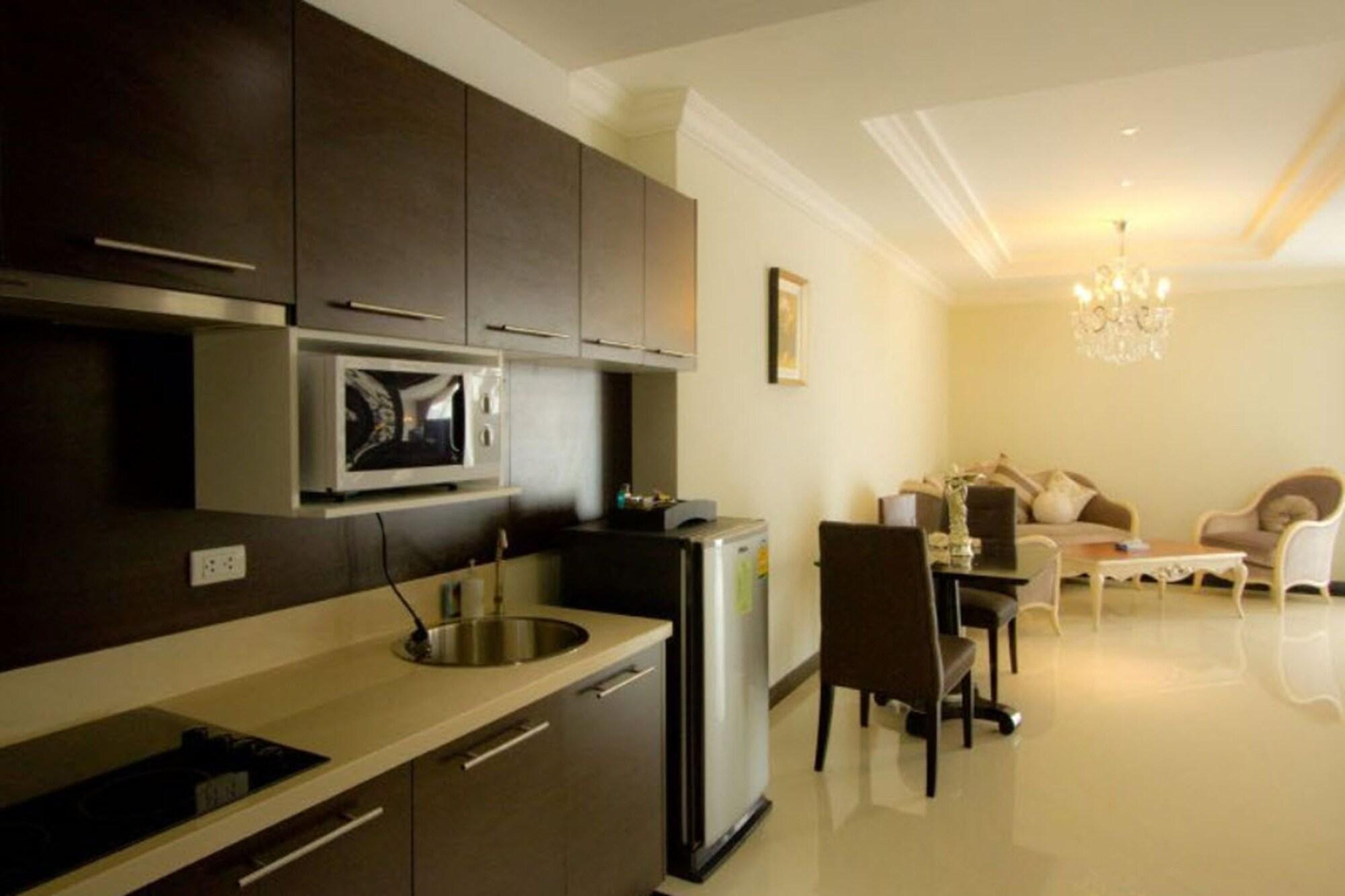 Lk Royal Wing Hotell Pattaya Exteriör bild