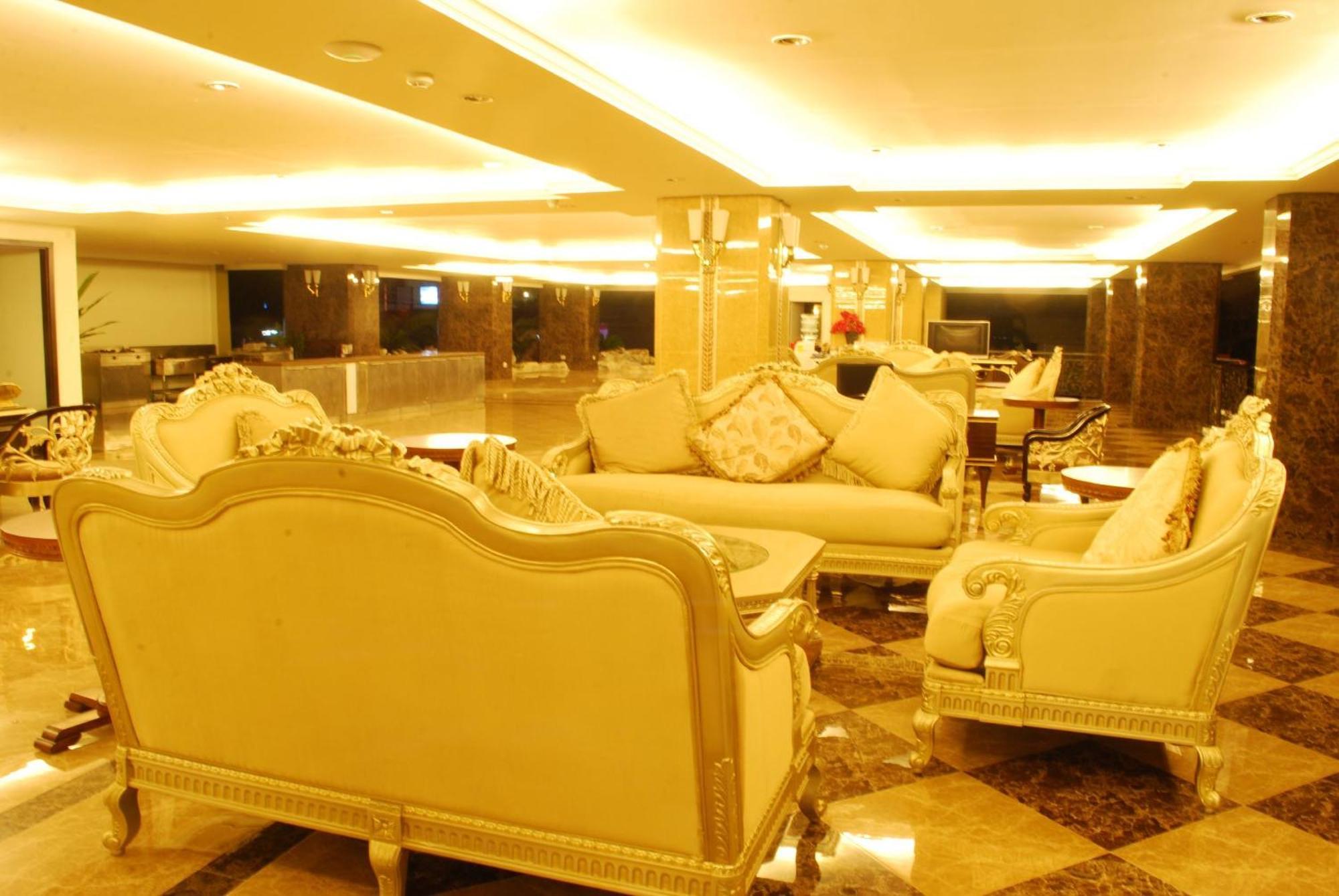 Lk Royal Wing Hotell Pattaya Exteriör bild