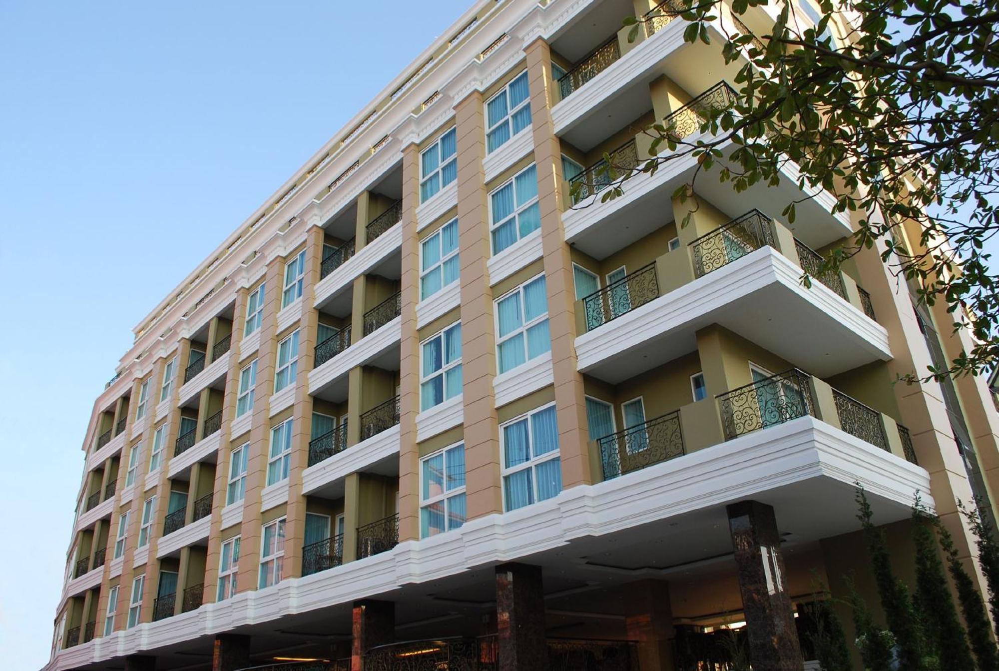 Lk Royal Wing Hotell Pattaya Exteriör bild