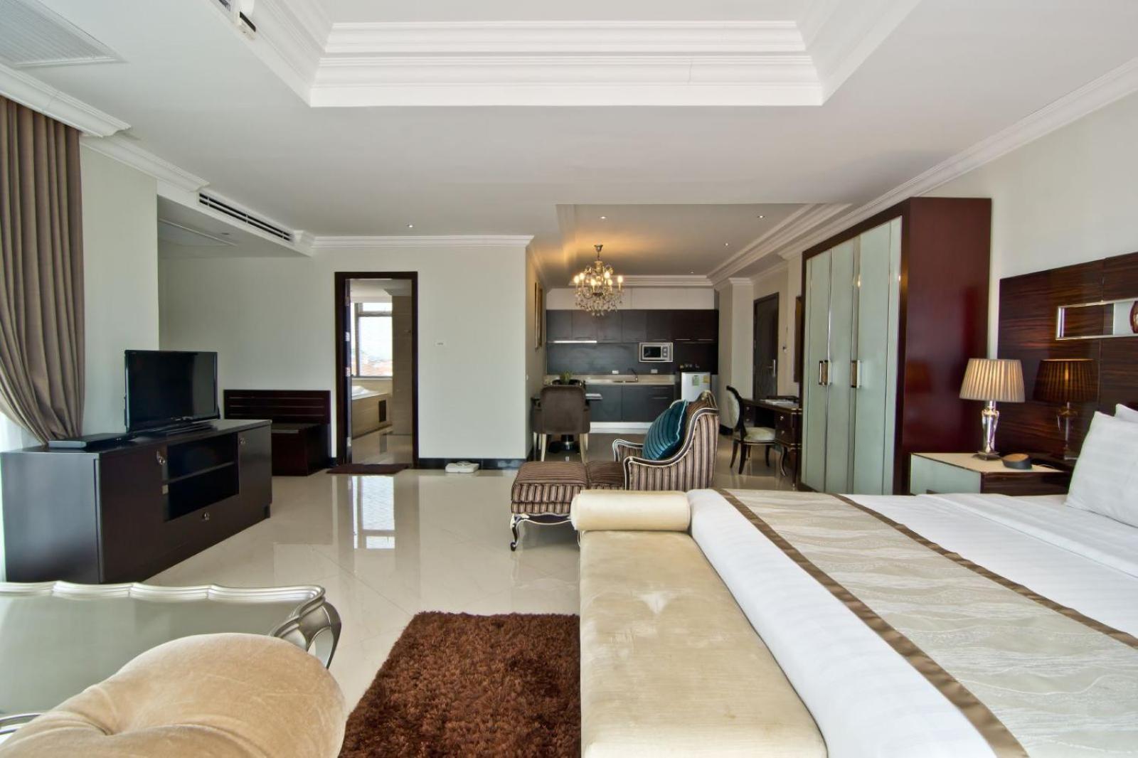 Lk Royal Wing Hotell Pattaya Exteriör bild