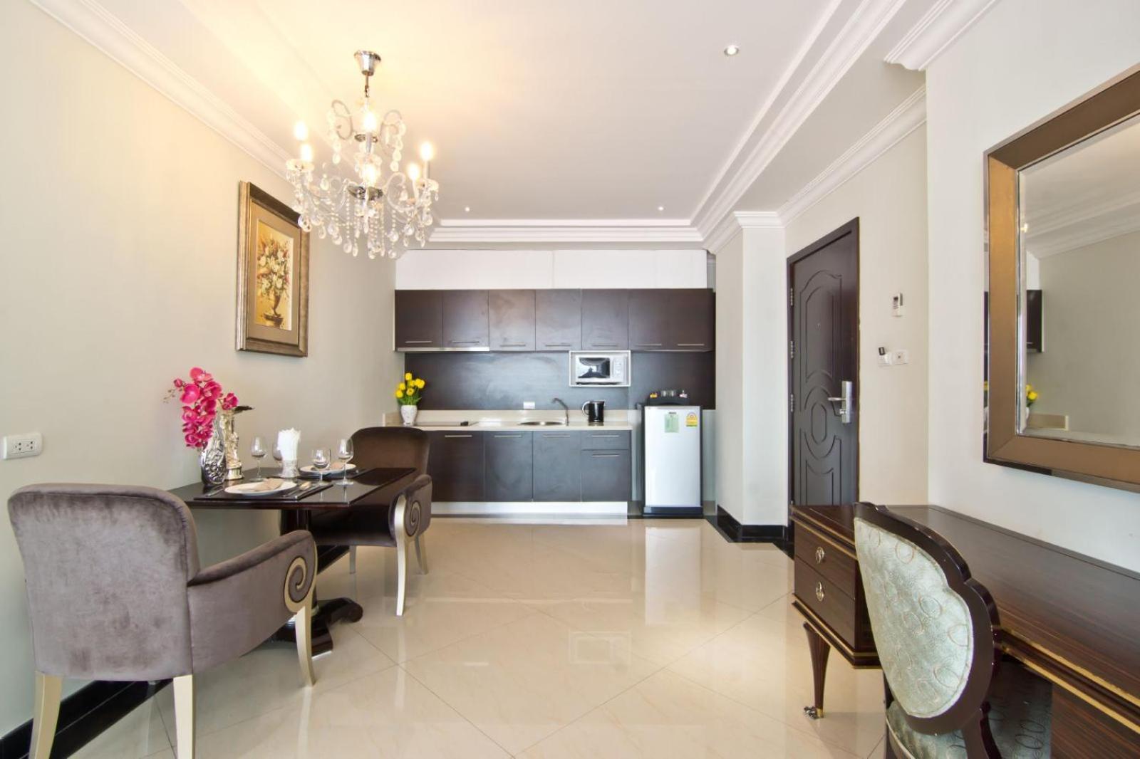 Lk Royal Wing Hotell Pattaya Exteriör bild