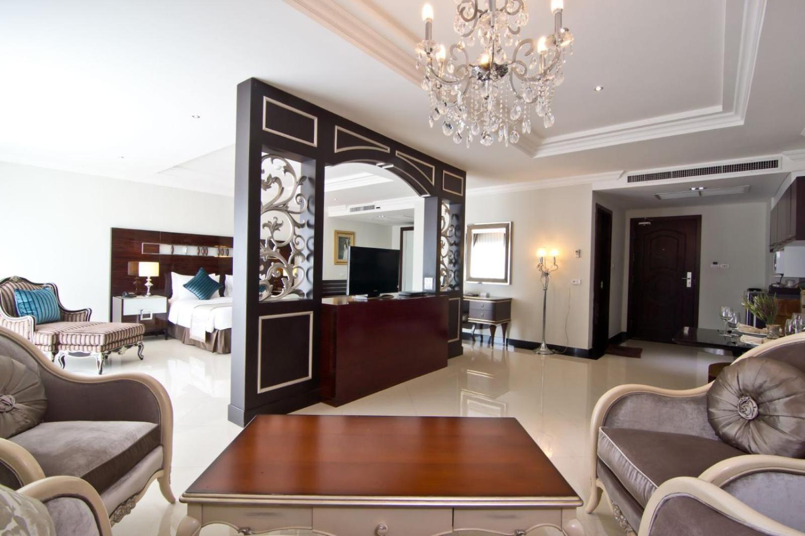 Lk Royal Wing Hotell Pattaya Exteriör bild