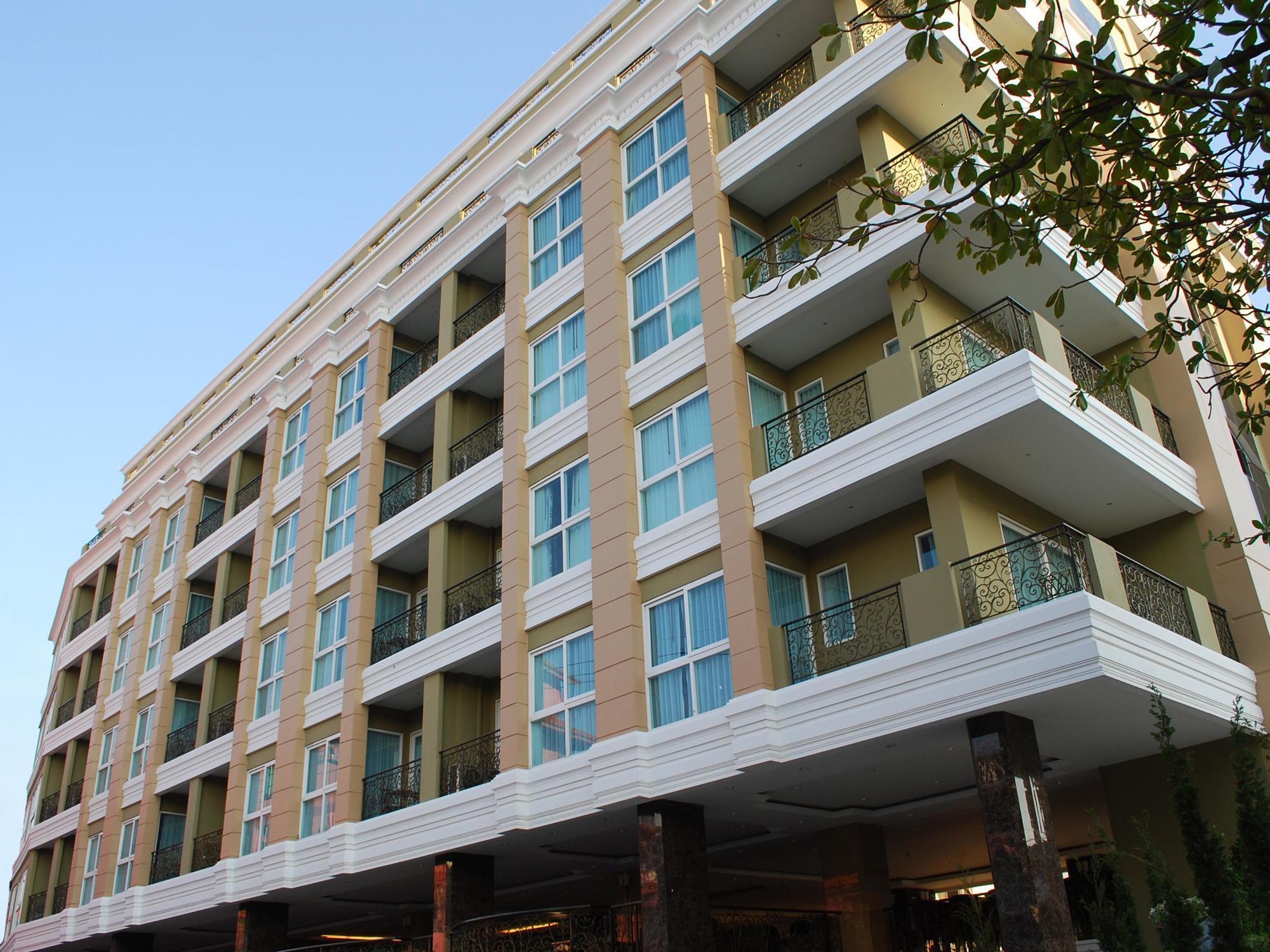 Lk Royal Wing Hotell Pattaya Exteriör bild