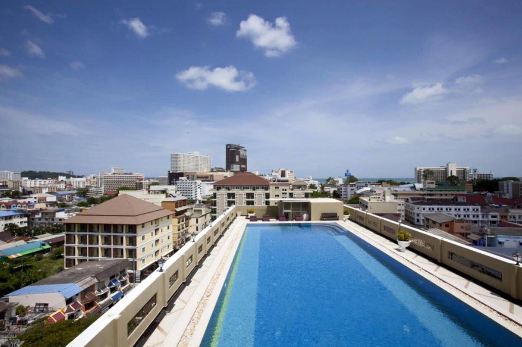 Lk Royal Wing Hotell Pattaya Exteriör bild
